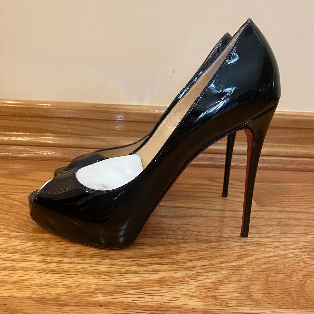 Christian Louboutins Pumps